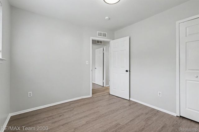 24114 Pennie Street, Dearborn Heights, MI 48125
