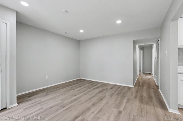 24114 Pennie Street, Dearborn Heights, MI 48125