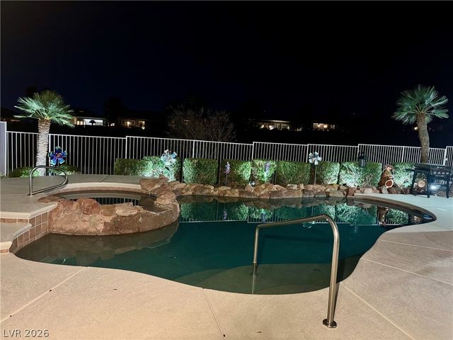 10501 Shoalhaven Drive, Las Vegas, NV 89134