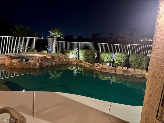 10501 Shoalhaven Drive, Las Vegas, NV 89134