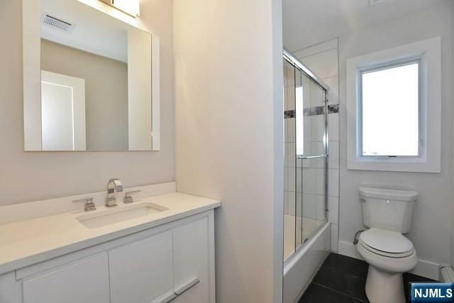 463 Roff Avenue B, Palisades Park, NJ 07650