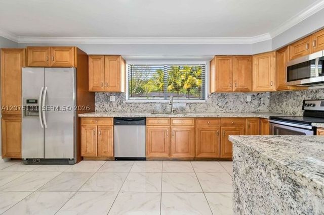 913 SW 49th Ave, Plantation, FL 33317