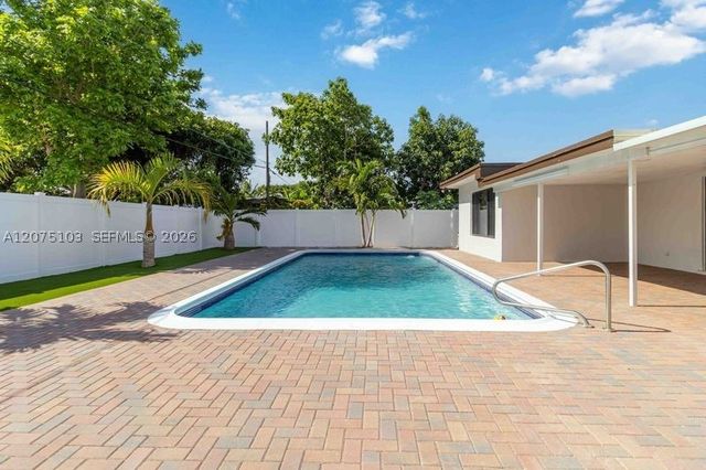 913 SW 49th Ave, Plantation, FL 33317