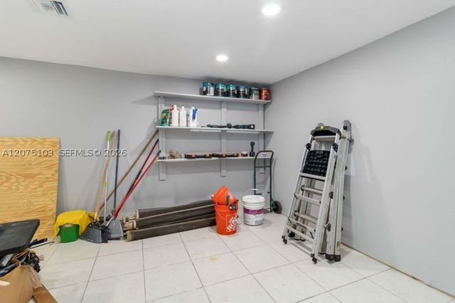 913 SW 49th Ave, Plantation, FL 33317