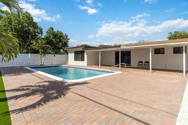 913 SW 49th Ave, Plantation, FL 33317