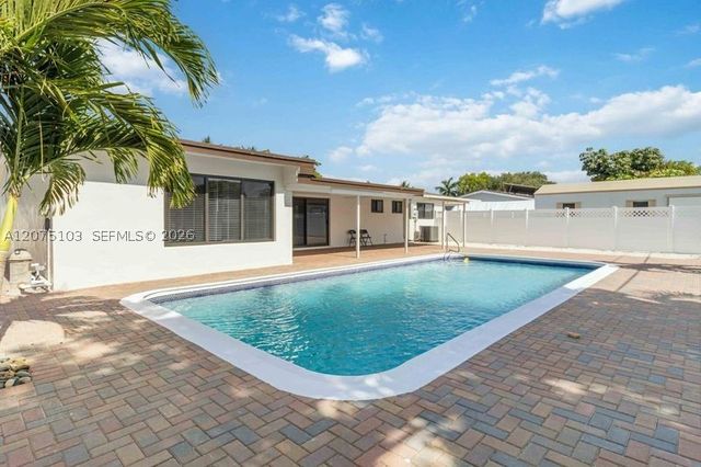 913 SW 49th Ave, Plantation, FL 33317