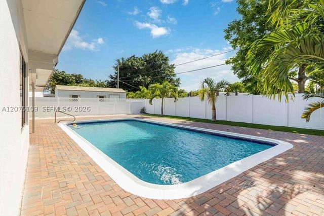 913 SW 49th Ave, Plantation, FL 33317