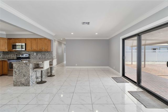 913 SW 49th Ave, Plantation, FL 33317
