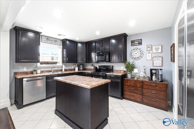 106 Darrow Creek Drive, Owens Cross Roads, AL 35763