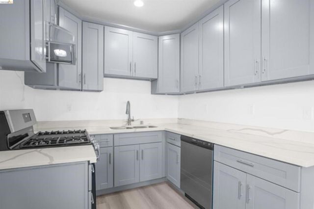 4 36th St, Oakland, CA 94607