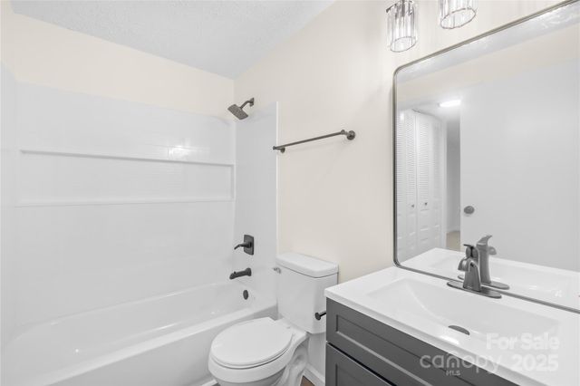 7320 Pebblestone Drive, Charlotte, NC 28212