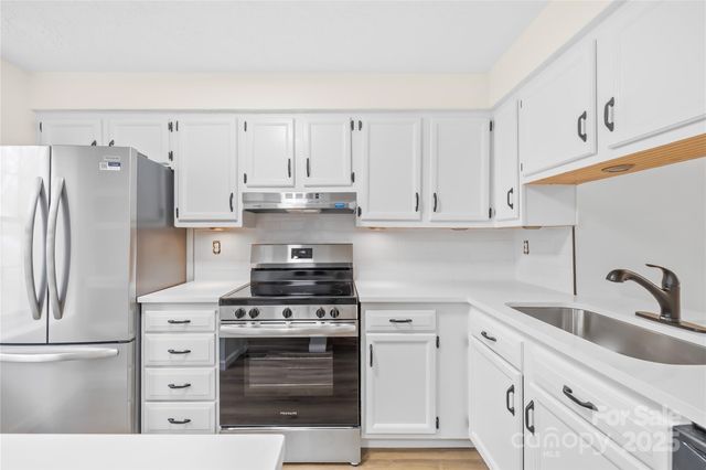 7320 Pebblestone Drive, Charlotte, NC 28212