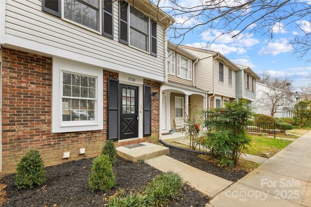 7320 Pebblestone Drive, Charlotte, NC 28212