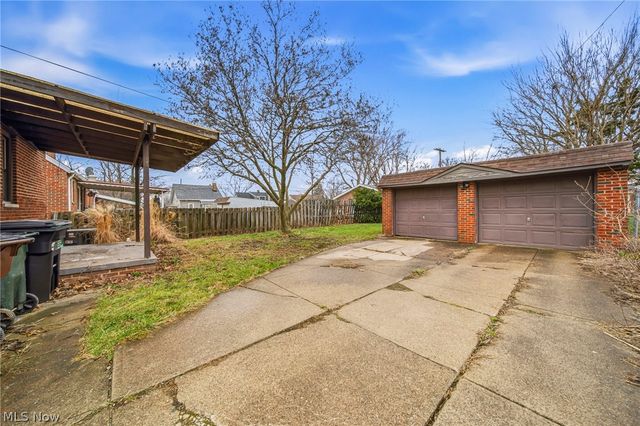 6406 Pelham Drive, Parma, OH 44129