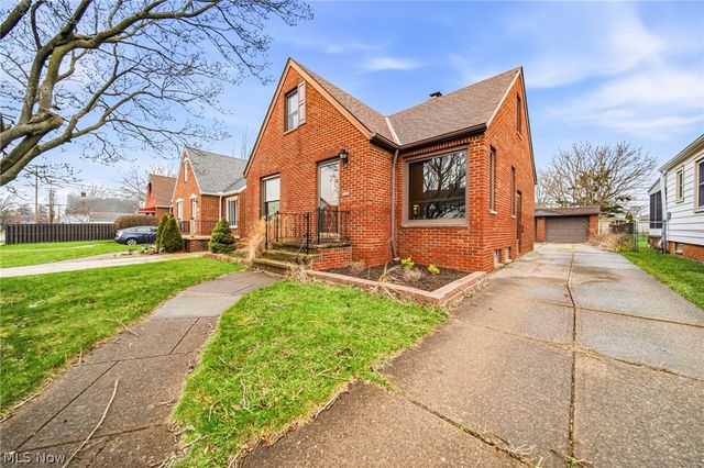 6406 Pelham Drive, Parma, OH 44129