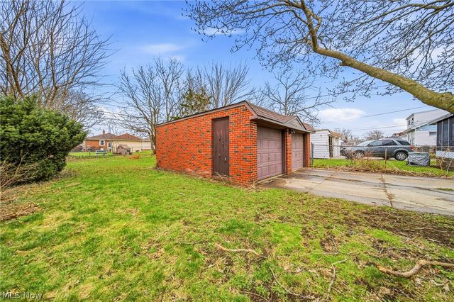 6406 Pelham Drive, Parma, OH 44129