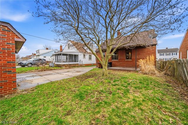 6406 Pelham Drive, Parma, OH 44129