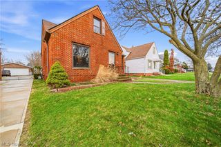 6406 Pelham Drive, Parma, OH 44129