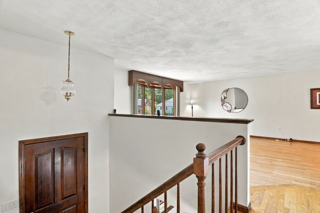 2 Clifford Road, Burlington, MA 01803