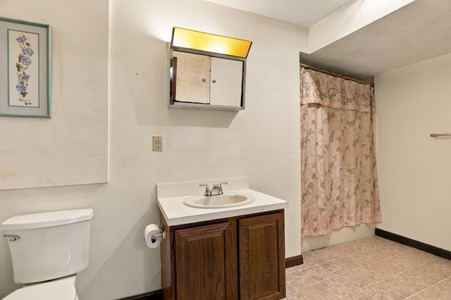 2 Clifford Road, Burlington, MA 01803