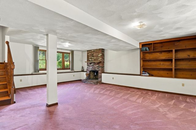 2 Clifford Road, Burlington, MA 01803
