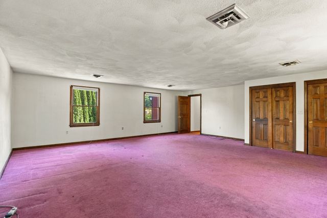 2 Clifford Road, Burlington, MA 01803