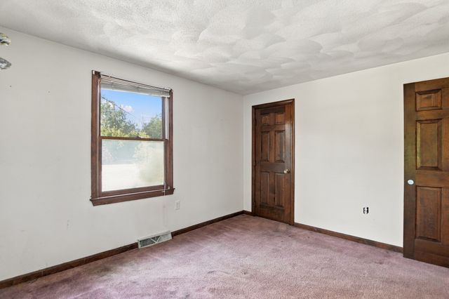 2 Clifford Road, Burlington, MA 01803