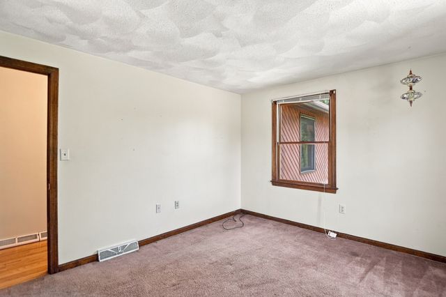 2 Clifford Road, Burlington, MA 01803