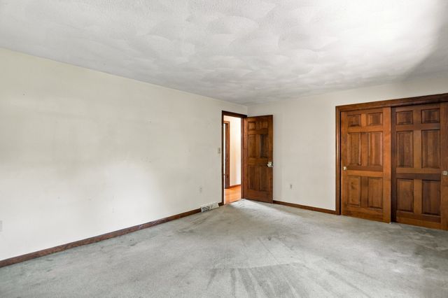 2 Clifford Road, Burlington, MA 01803