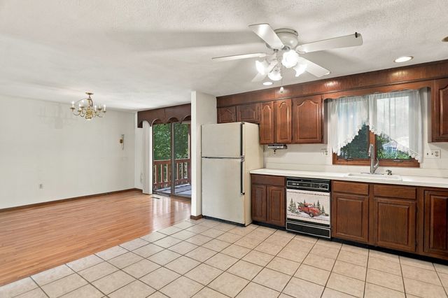 2 Clifford Road, Burlington, MA 01803