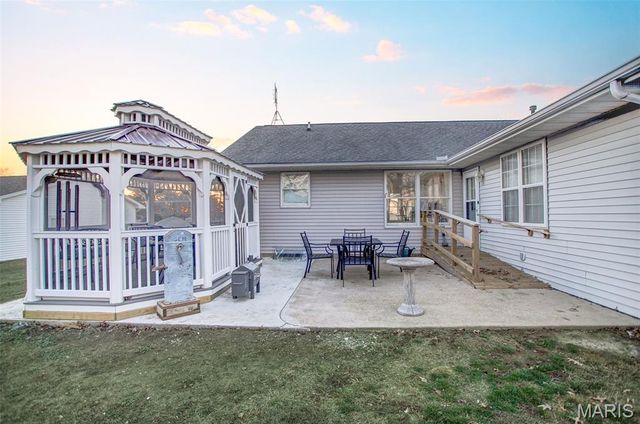 297 Maple Summit Road, Jerseyville, IL 62052