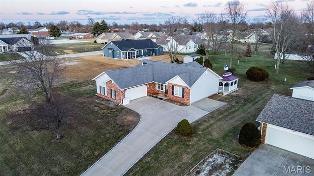 297 Maple Summit Road, Jerseyville, IL 62052