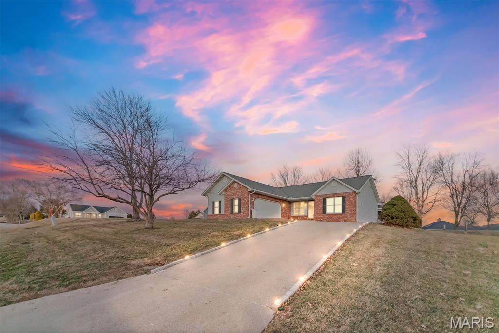 297 Maple Summit Road, Jerseyville, IL 62052