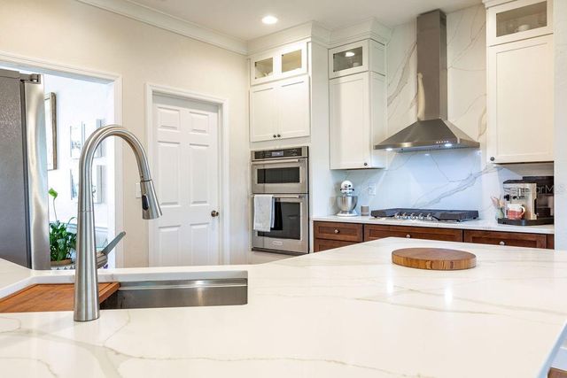 11921 NW 12TH AVENUE, Gainesville, FL 32606