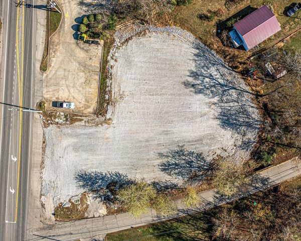 9615 US Highway 70, E, Mc Ewen, TN 37101