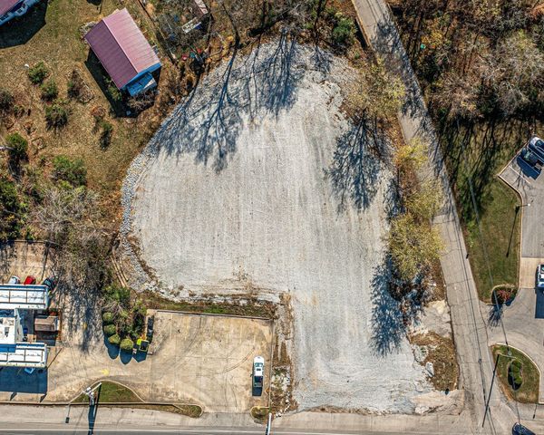 9615 US Highway 70, E, Mc Ewen, TN 37101