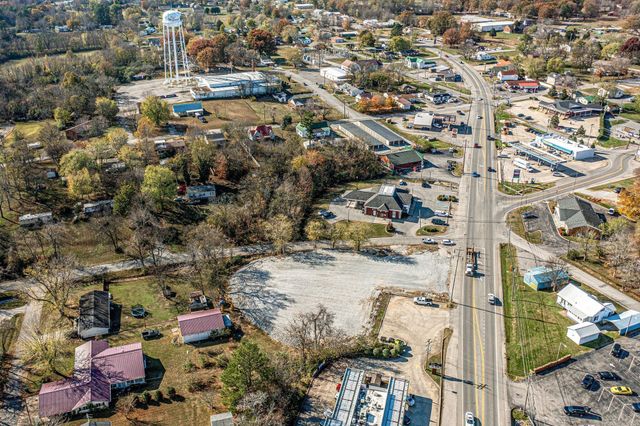 9615 US Highway 70, E, Mc Ewen, TN 37101