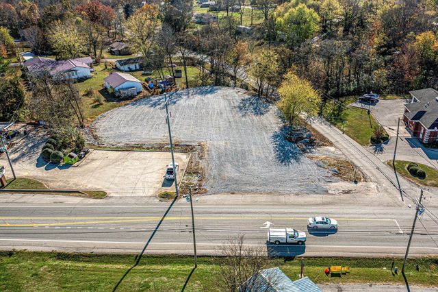 9615 US Highway 70, E, Mc Ewen, TN 37101