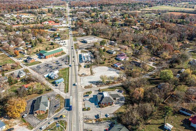 9615 US Highway 70, E, Mc Ewen, TN 37101