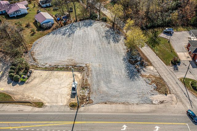 9615 US Highway 70, E, Mc Ewen, TN 37101