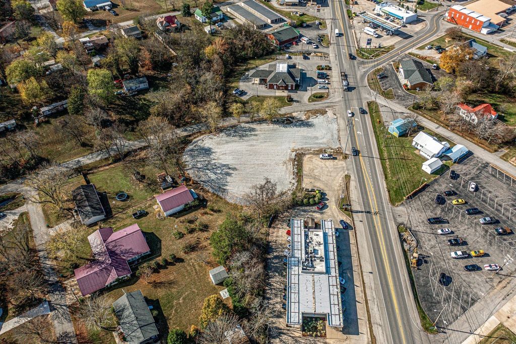 9615 US Highway 70, E, Mc Ewen, TN 37101