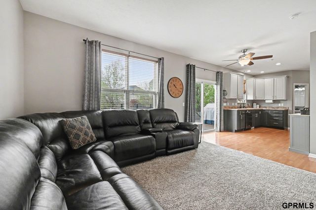 14957 Grebe Street, Bennington, NE 68007