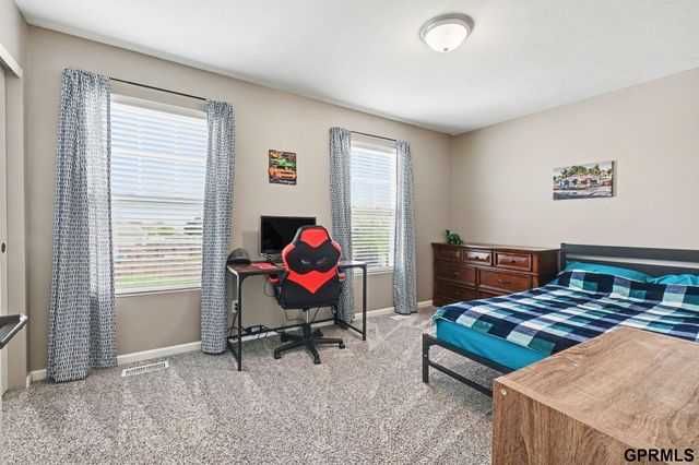 14957 Grebe Street, Bennington, NE 68007