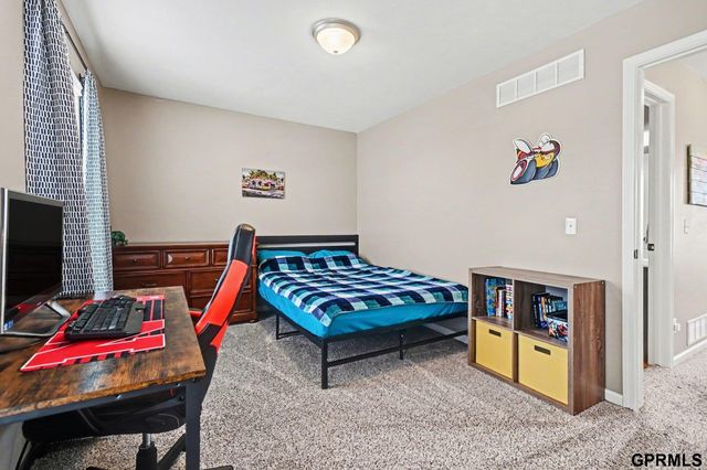 14957 Grebe Street, Bennington, NE 68007