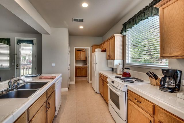 831 Pioneer Mine Ct, Angels Camp, CA 95222