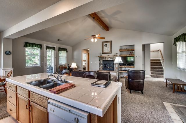 831 Pioneer Mine Ct, Angels Camp, CA 95222