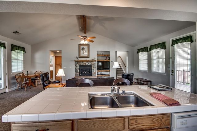 831 Pioneer Mine Ct, Angels Camp, CA 95222