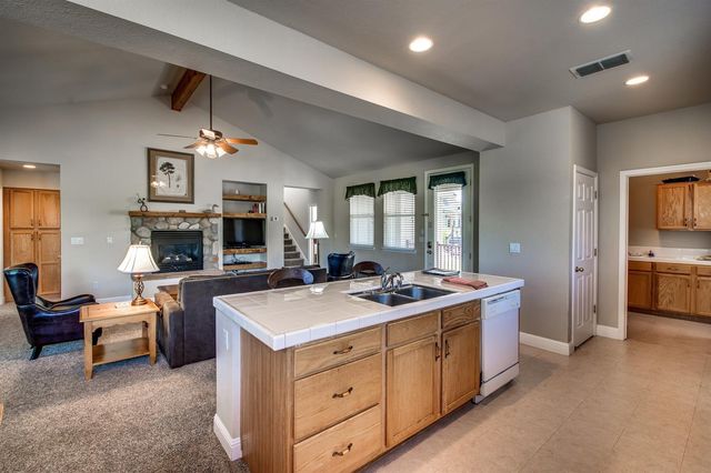 831 Pioneer Mine Ct, Angels Camp, CA 95222