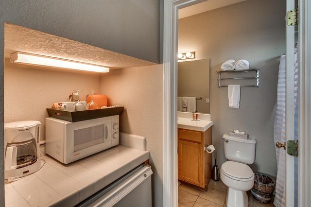 831 Pioneer Mine Ct, Angels Camp, CA 95222