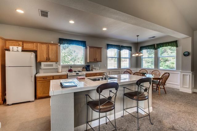 831 Pioneer Mine Ct, Angels Camp, CA 95222